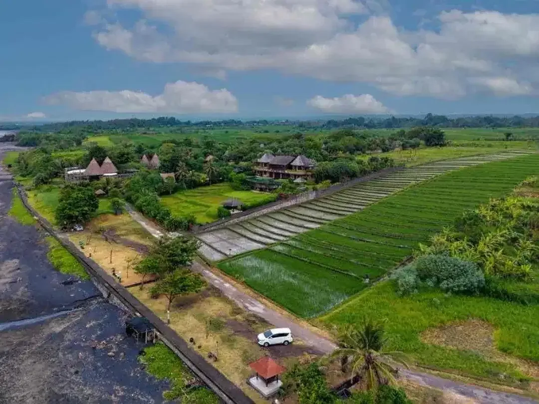 DIJUAL TANAH STRATEGIS PINGGIR PANTAI SUDIMARA TABANAN BALI - Image 2 of 8