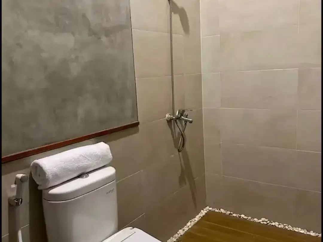 Dijual villa modern 2 Bedroom fully furnished akses strategis - Image 9 of 10