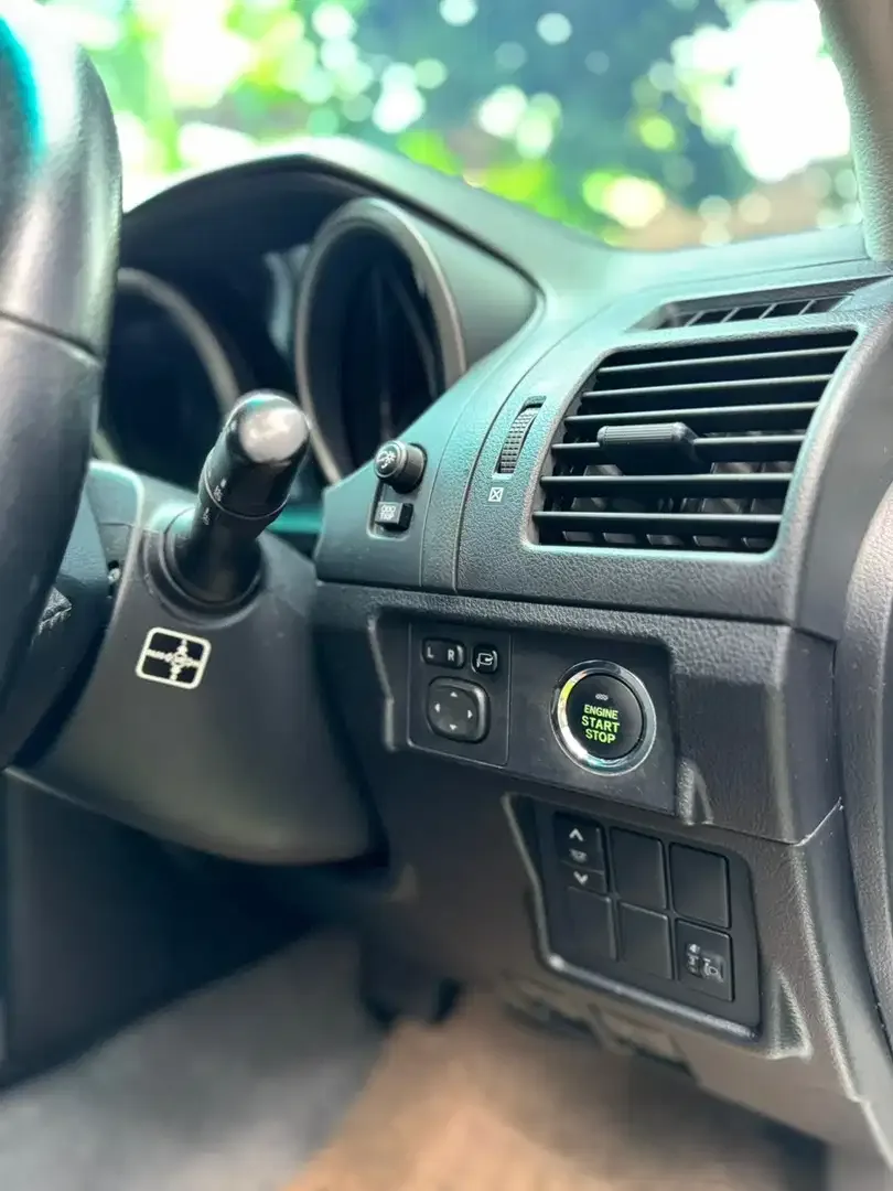 Toyota Land Cruiser 2013 Bensin - Image 4 of 10