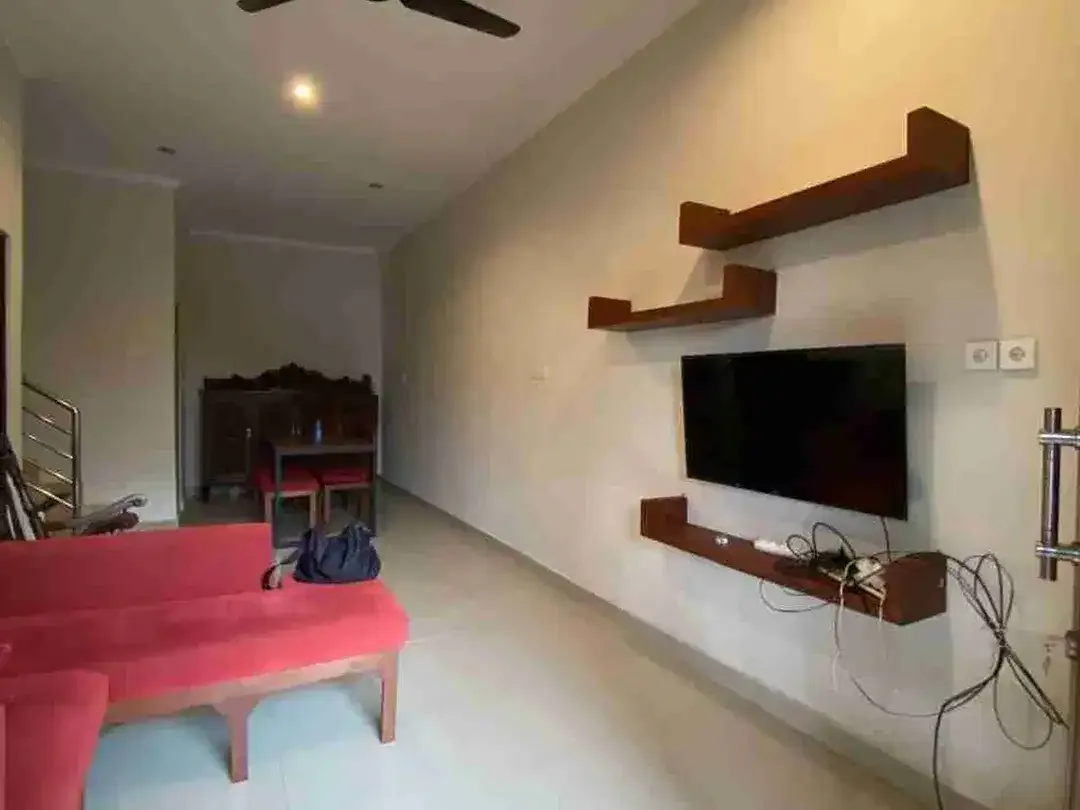 Jual Rumah 2lt Semi Furnished jl Tukad Irawadi Panjer denpasar area Strategis dekat dengan Fasilitas umum - Image 2 of 10