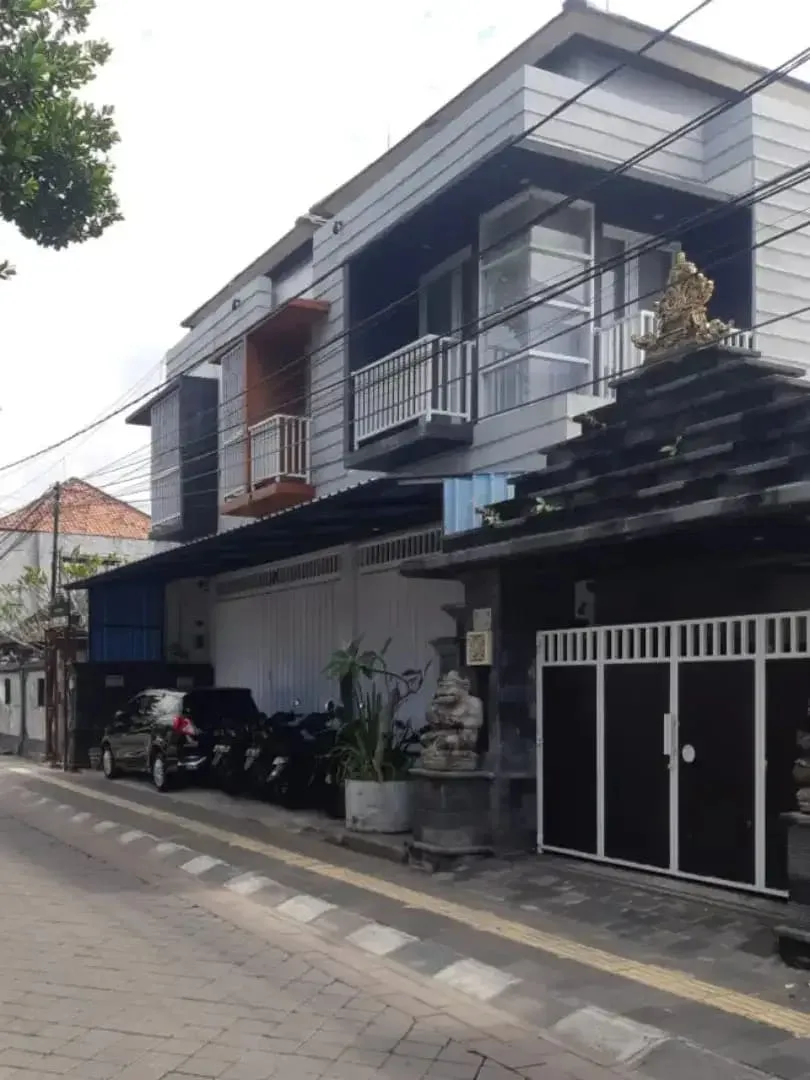 Disewakan 1 unit Ruko lantai dua strategis di pusat Kota Denpasar - Image 2 of 8