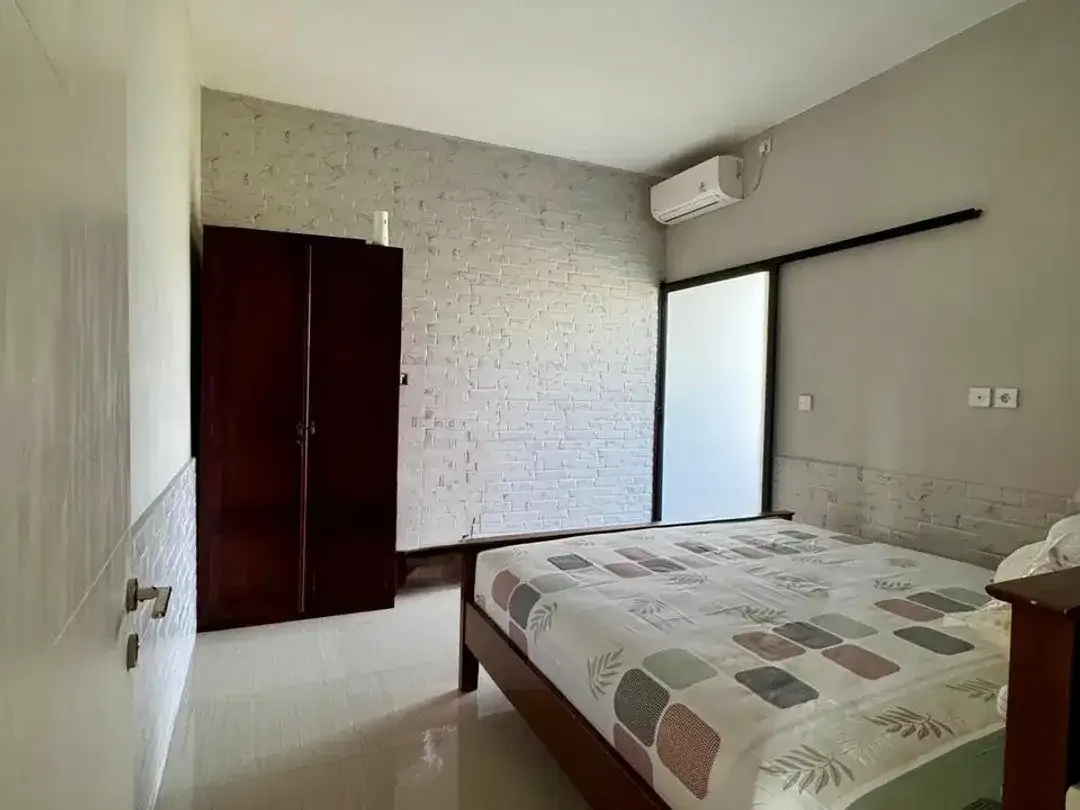 Rumah Hunian Modern 2 Lantai di Kerobokan - Image 5 of 9