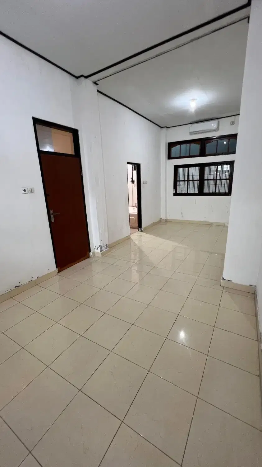 FOR RENT RUMAH SIAP HUNI BISA BUAT KANTOR STARTEGIS DI RENON - Image 2 of 7