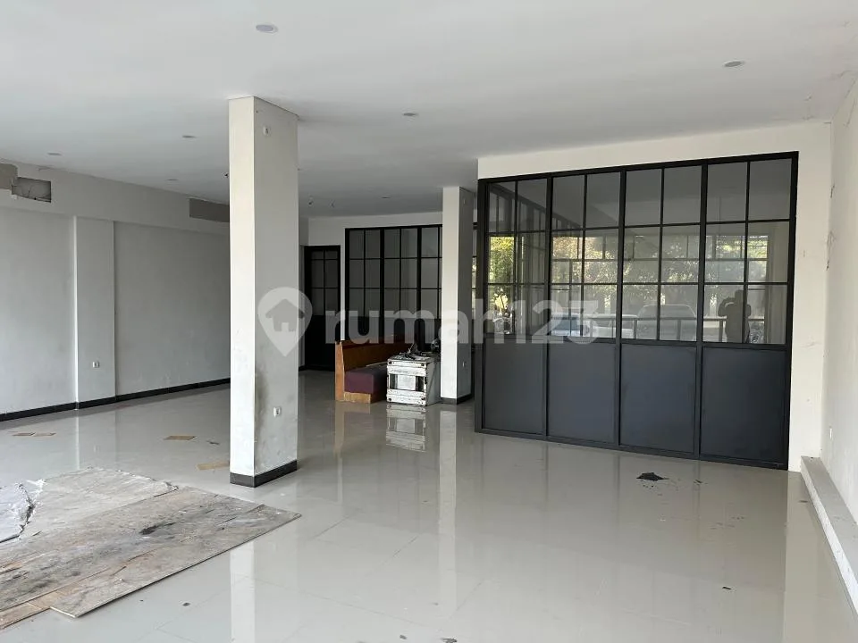 HOT LOCATION! Ruko Modern di Jimbaran Bawah - 3 Lantai - LT 120 m² - Image 4 of 4