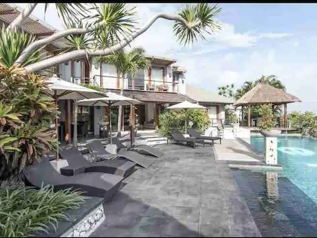 dijual villa 10 bedroom IDR 25 milyar Ditaman griya Jimbaran Kuta Selatan Badung Bali - Image 1 of 10