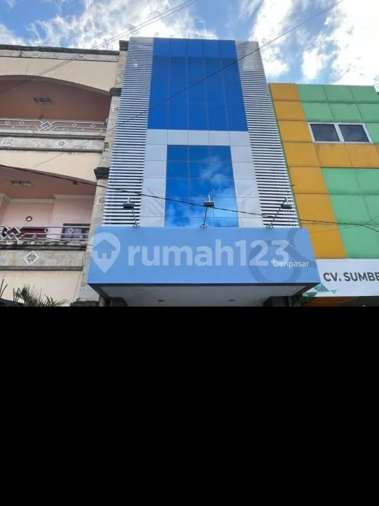 Ruko 3 Lantai dengan Basement Dekat Bca Buluh Indah - Image 1 of 4