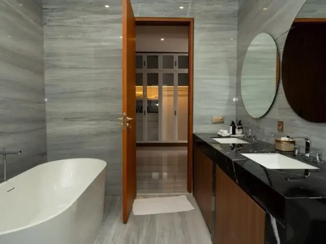 VILLA LUXURY TROPIS MODERN  IN UMALAS KEROBOKAN - Image 10 of 10