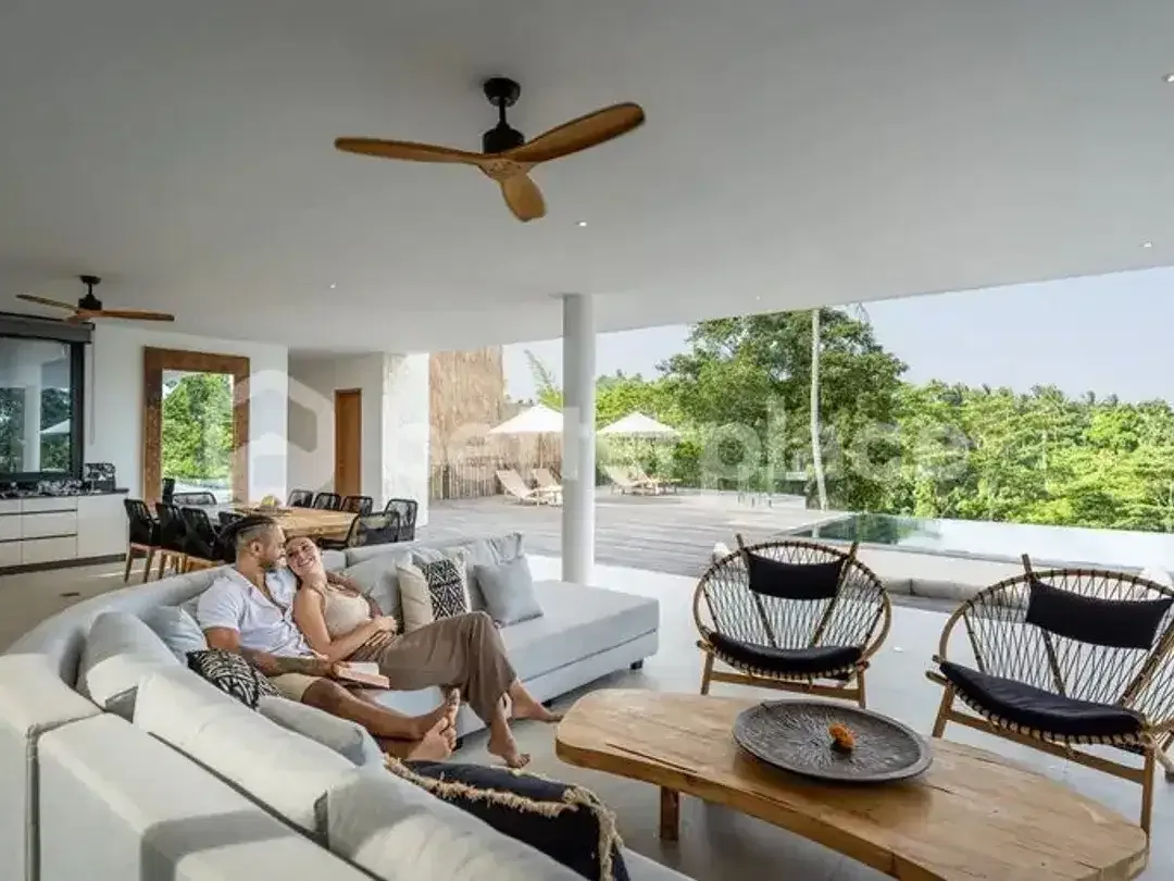 Curved Modernist Luxury Above Ubud's Jungle Canyon - Image 4 of 10