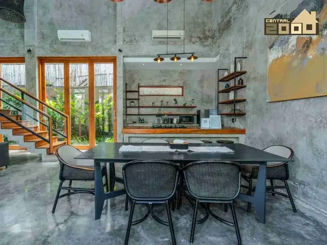 Luxury Industrial-Style Villa in Tegal Cupek, Umalas - Image 4 of 10