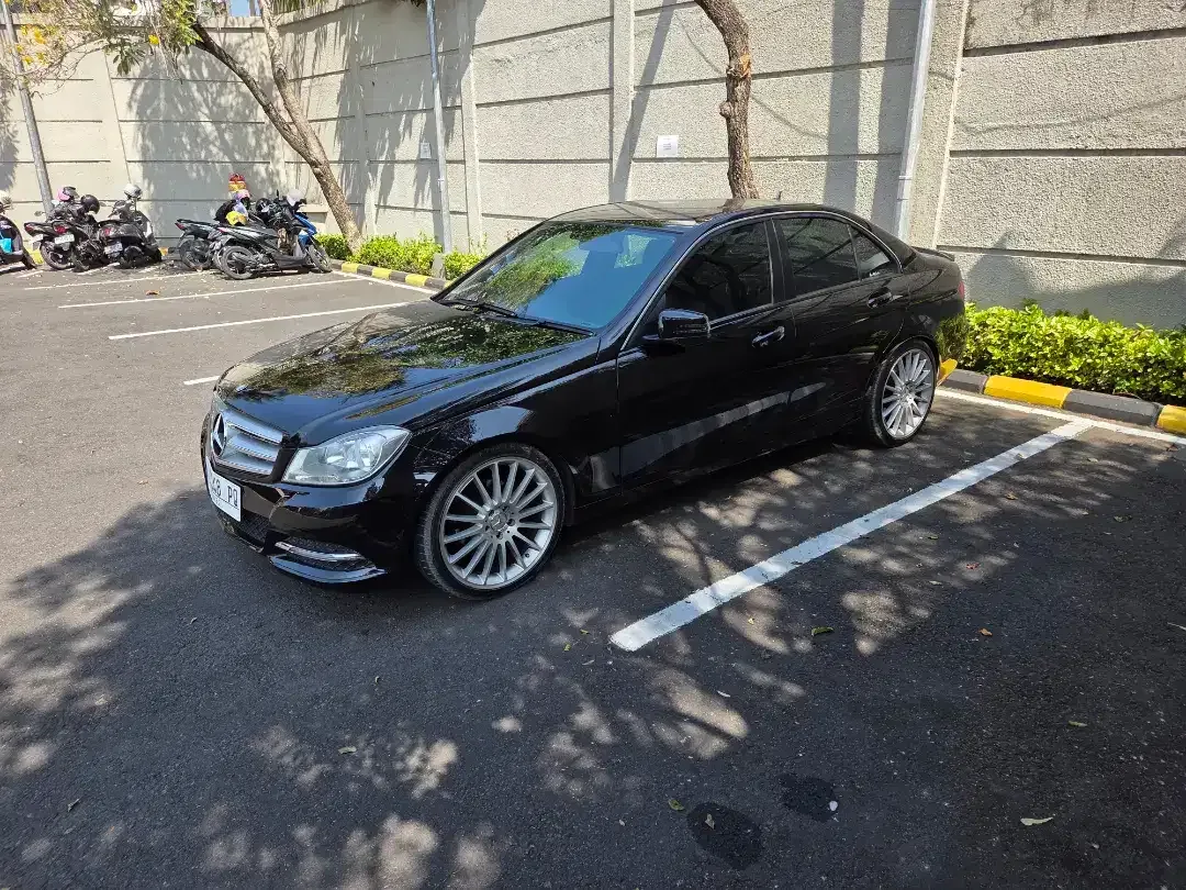 Mercy W204 C200 - Image 5 of 7