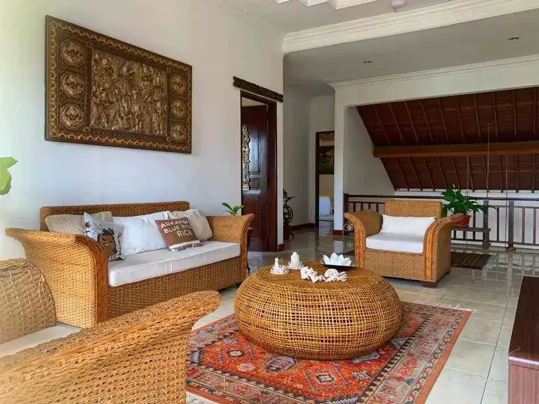 Di jual Villa Lantai 2
Lokasi di Kerobokan kuta badung bali - Image 4 of 10