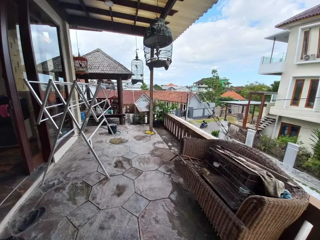 Rumah Mewah Posisi Hook di Gatot Subroto Barat - Image 8 of 10