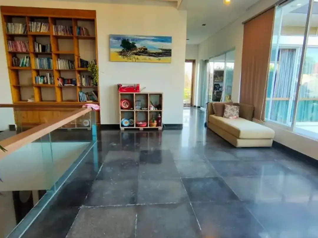 VILLA ONE GATE SYSTEM FULL FURNISHED DI KEROBOKAN - Image 6 of 10