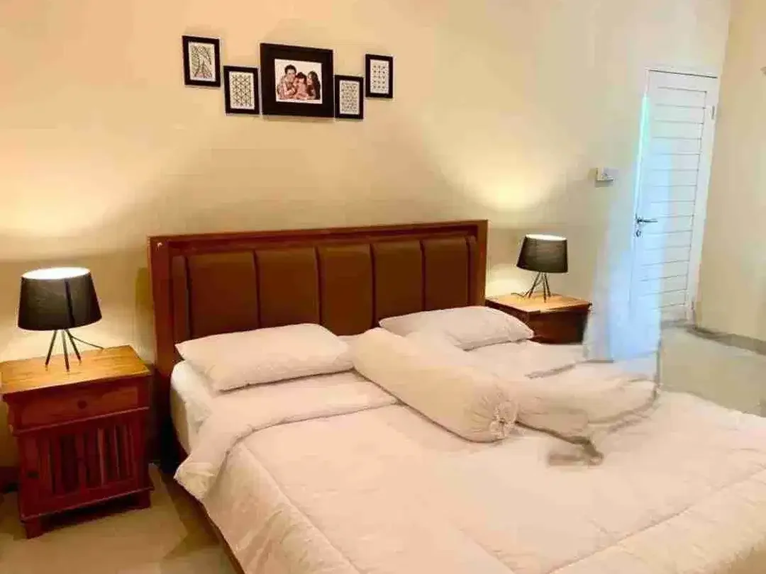 Rumah 3 Kamar Full Furnished dengan River View di Denpasar Barat - Image 2 of 9