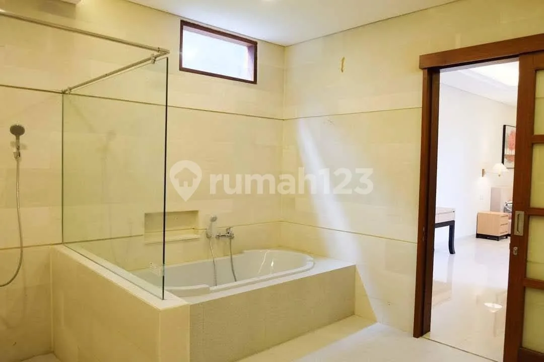 Villa Bangunan Baru Fullnished Pool Strategis di Umalas Bumbak - Image 3 of 4
