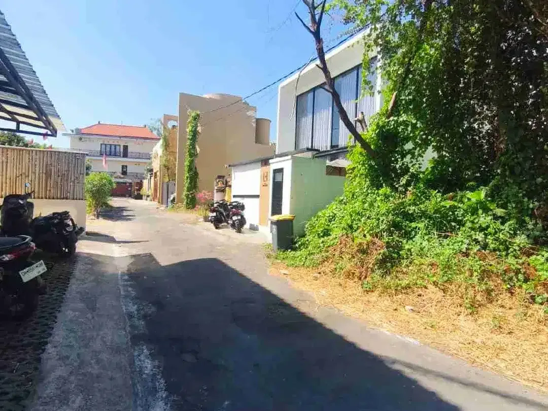Jual Tanah 1are/100m Lokasi Sempol Pererenan Zona Kuning area Villa Komersil cocok untuk investasi - Image 1 of 6