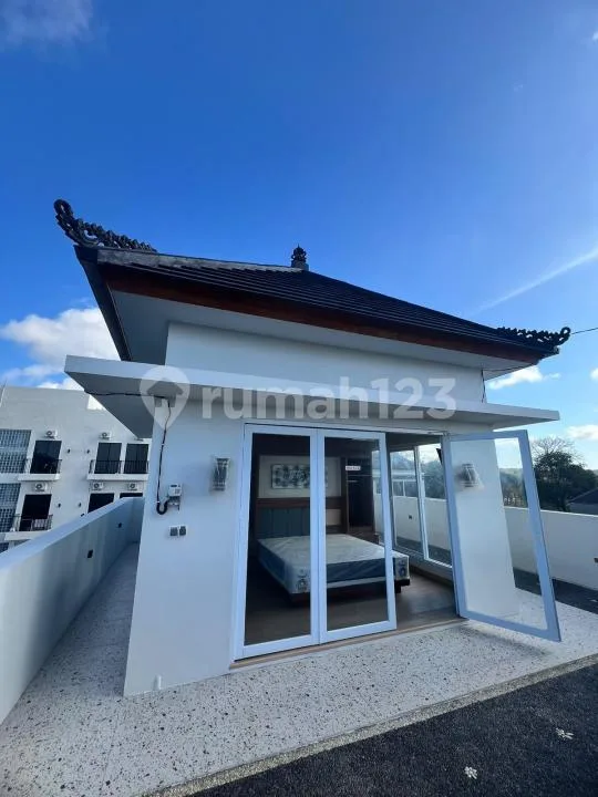 Disewakan - Hunian Modern dengan Rooftop View di Kawasan Nusa Dua, Fully Furnished, Dekat dengan Politeknik Pariwisata Bali - Image 1 of 4