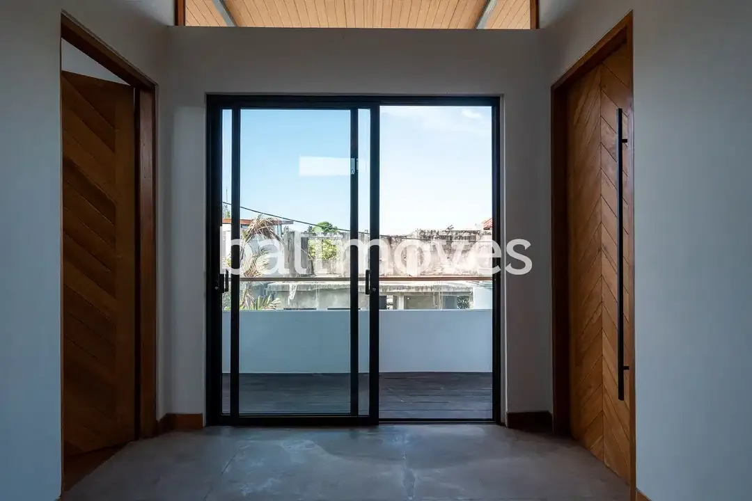 Vila Keluarga Empat Kamar Tidur Modern Dalam Kompleks di Tepi Pantai - Image 7 of 10