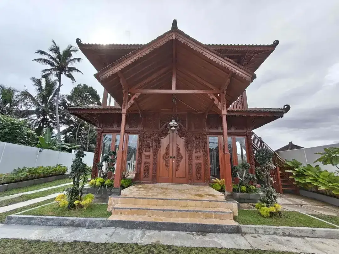 Living Nature Exclusive Java Joglo  Teak Wood Living 
Perfect blend of culture Location Singekerta  At Ubud - Image 2 of 10