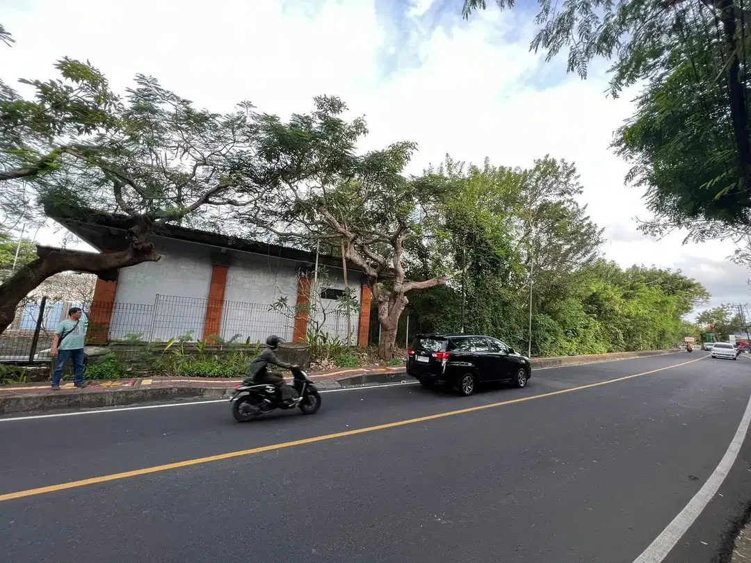 Dijual Tanah di Jalan Utama Uluwatu Jimbaran Dekat Mall Sidewalk - Image 4 of 9