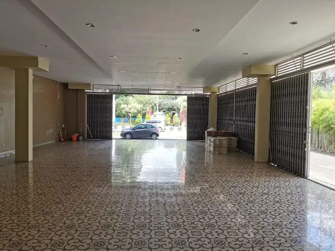 RUKO 3 LANTAI MODERN DIJUAL & DISEWAKAN – AREA IMAM BONJOL - Image 5 of 10