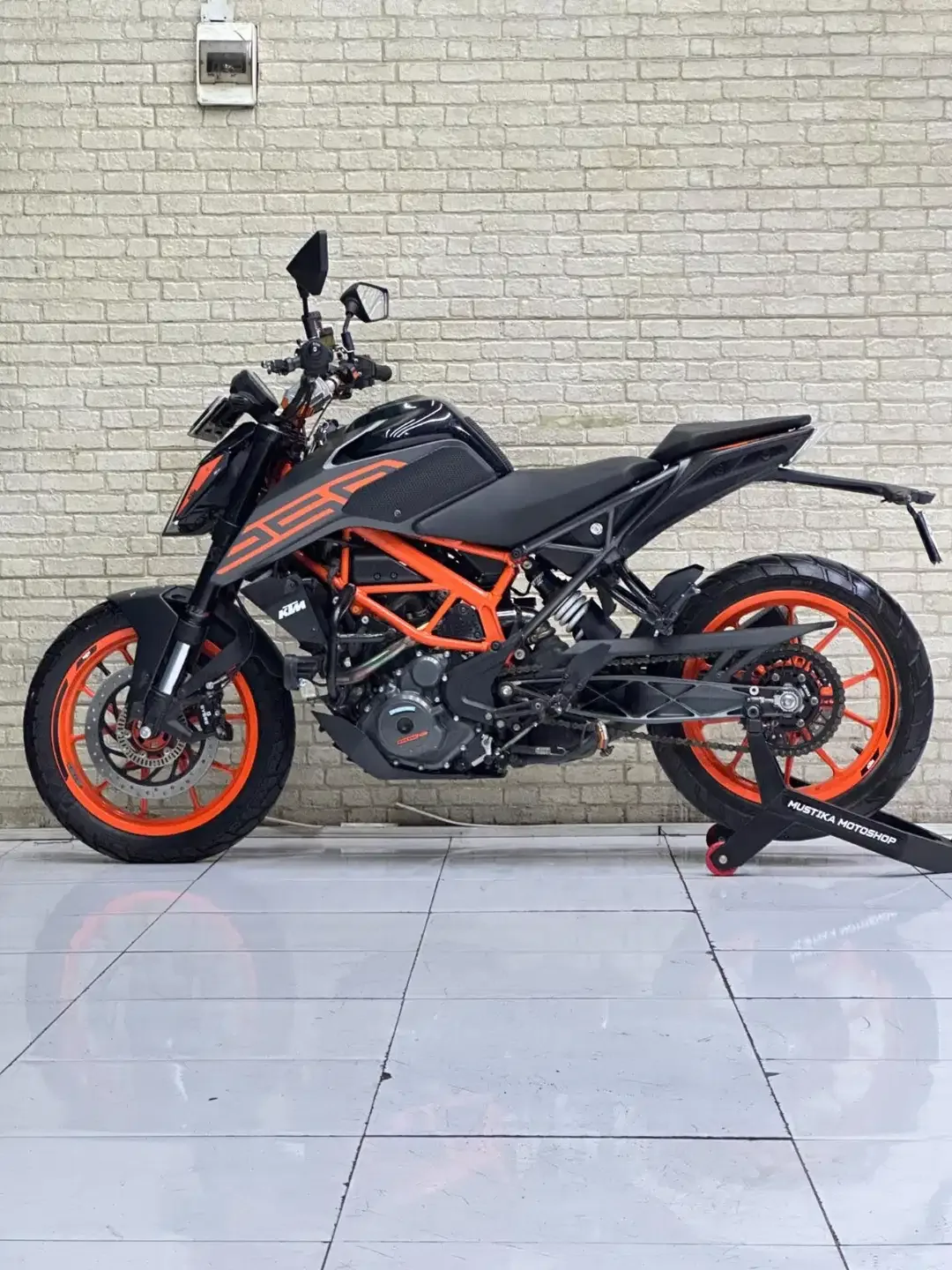 KING OF TORQUE‼️ KTM DUKE 250 ABS GEN 2 TH 2023 NOPOL B ODO 19RB - Image 2 of 10