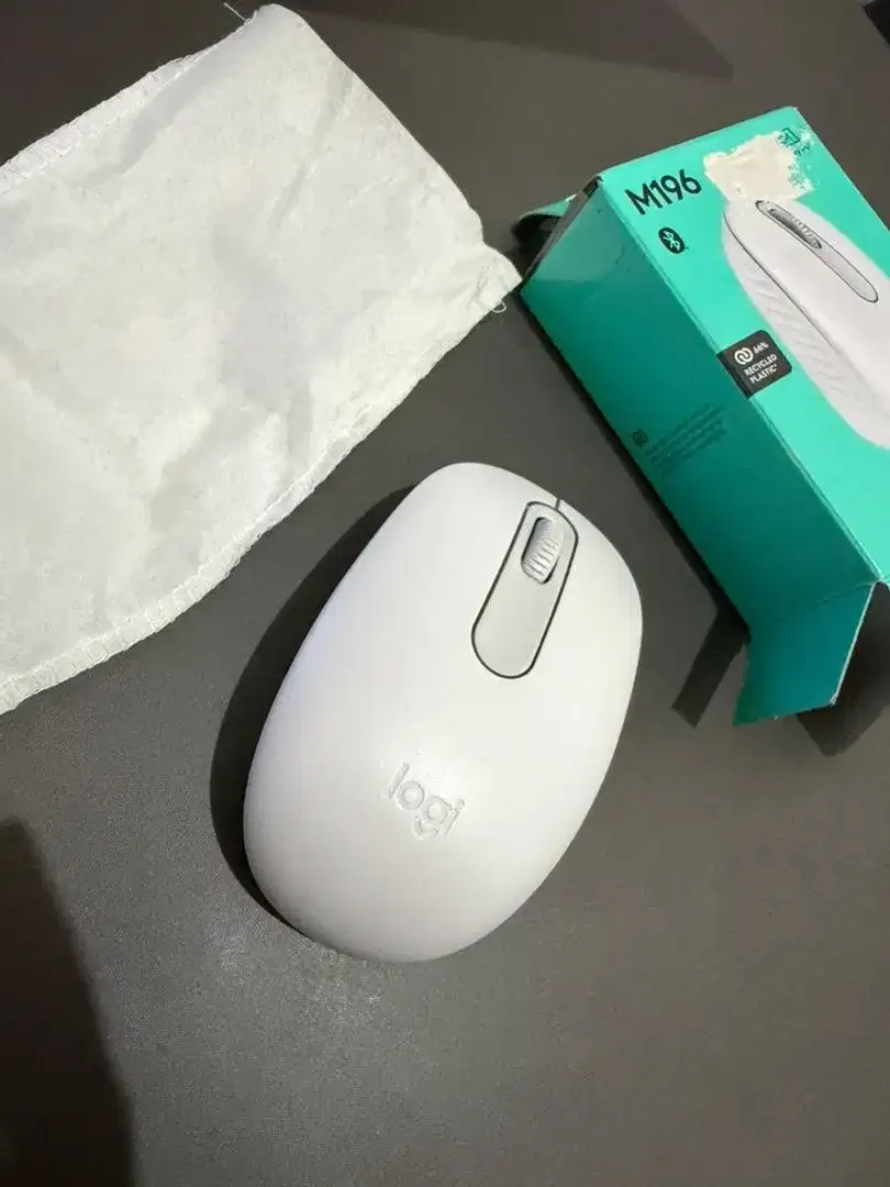 Logitech M196 Bluetooth Mouse - Image 2 of 4