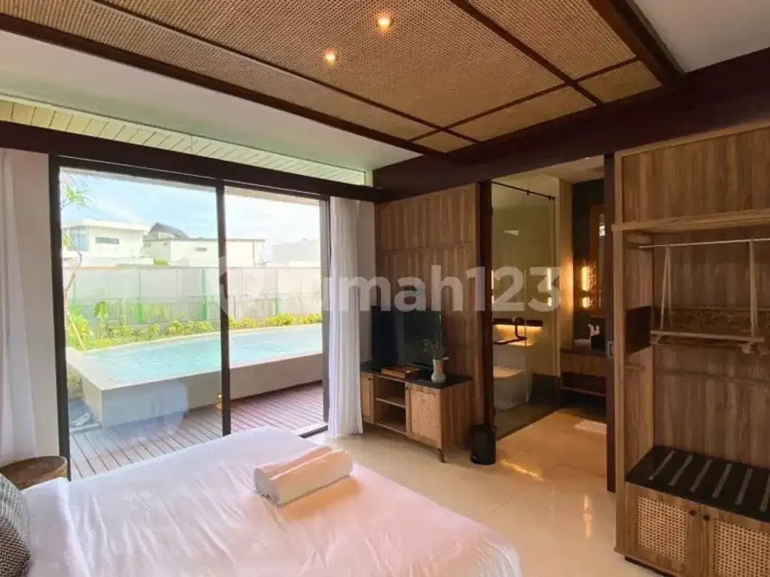 RUMAH MEWAH SEMI VILLA BARU FULL FURNIHED SHM CANGGU BALI - Image 2 of 10