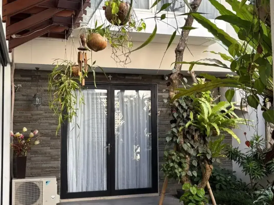 Rumah Modern kawasan elite Citraland Denpasar - Image 3 of 10