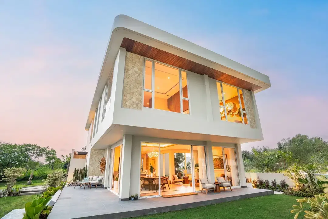 Modern Seaside Living In Nyanyi - Image 2 of 10
