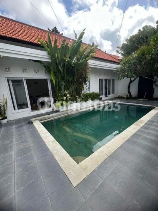 Villa Cantik Berawa Siap Huni, Kolam Renang Pribadi - Image 1 of 4