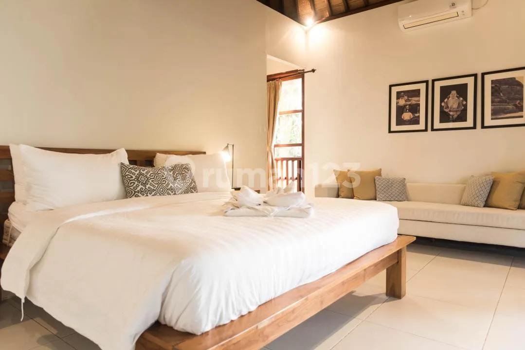Authentic Bali Style Villa With Lush Garden In Prime Umalas - Image 4 of 4