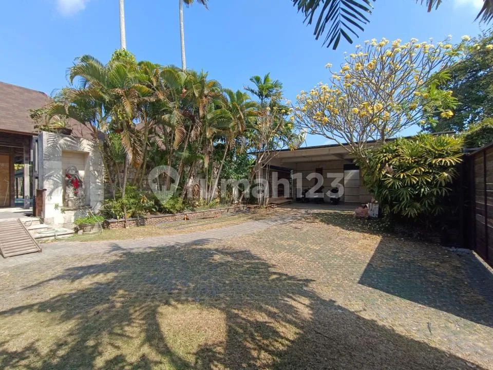 Vila Super Luas dan Besar Kerobokan Kuta Utara Bali - Image 2 of 4