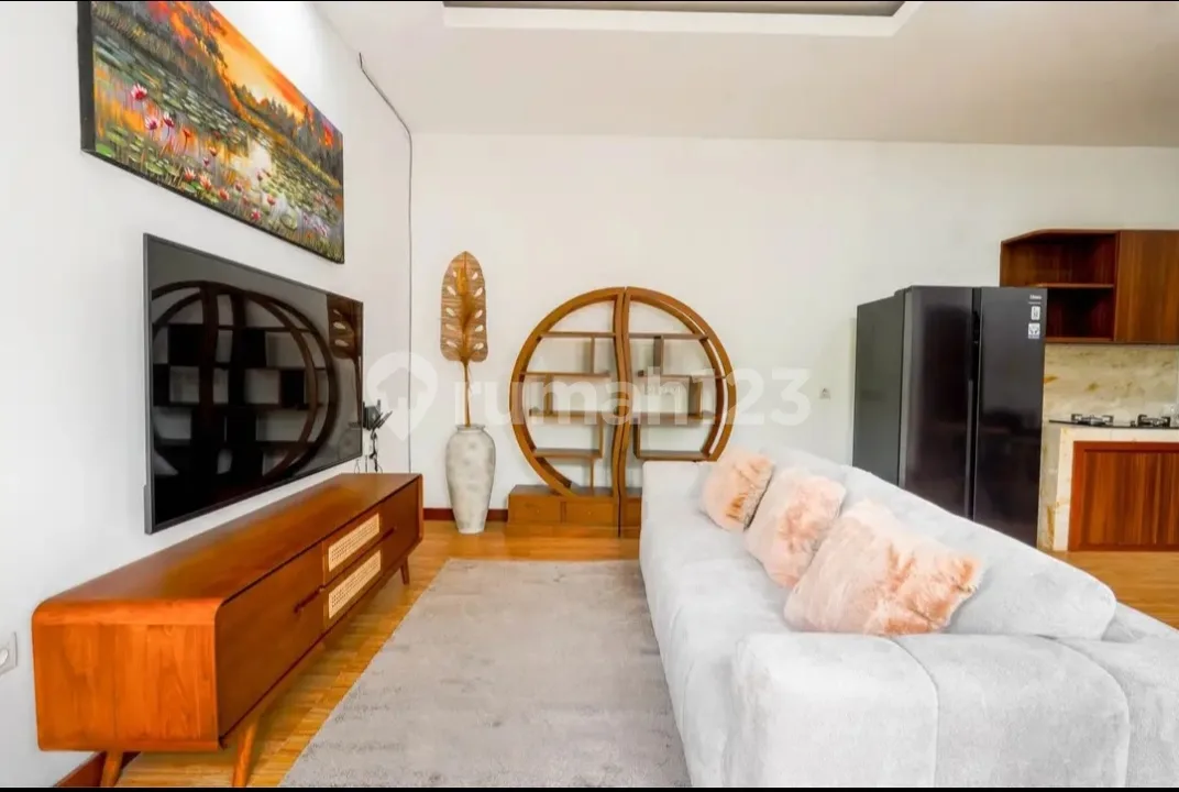 Disewakan Villa Mewah Furnish Lokasi Strategis - Image 4 of 4
