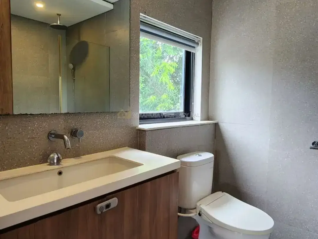 Villa Modern 4 Kamar Tidur dengan Pemandangan Sawah – Freehold / Leasehold di Sanur, Bali - Image 3 of 10