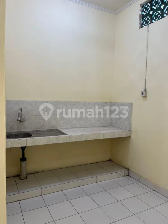 Ruko di Jual 3 Lantai Jalan Raya Utama Cargo Bebas Banjit SHM - Image 2 of 4