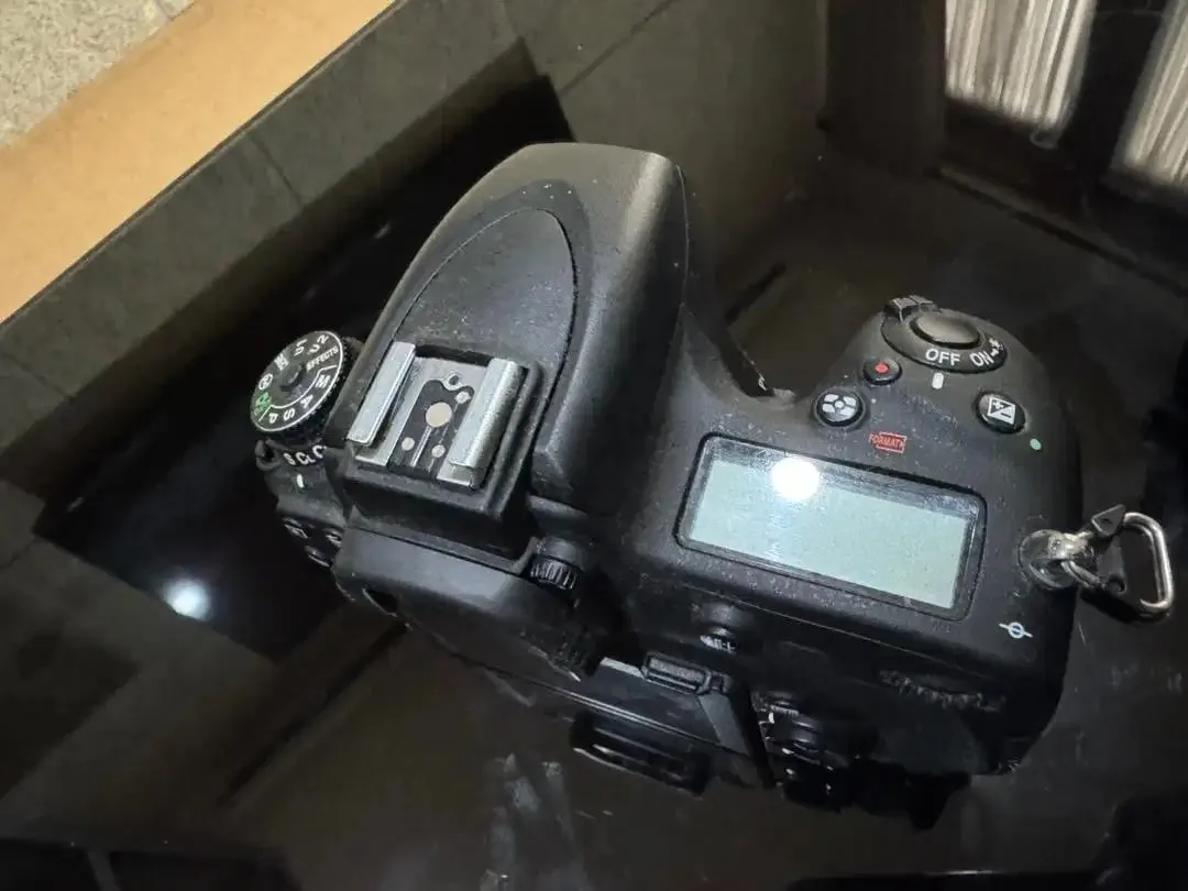 Jual Kamera DSLR Nikon D750 + battery grip ori - Image 5 of 6
