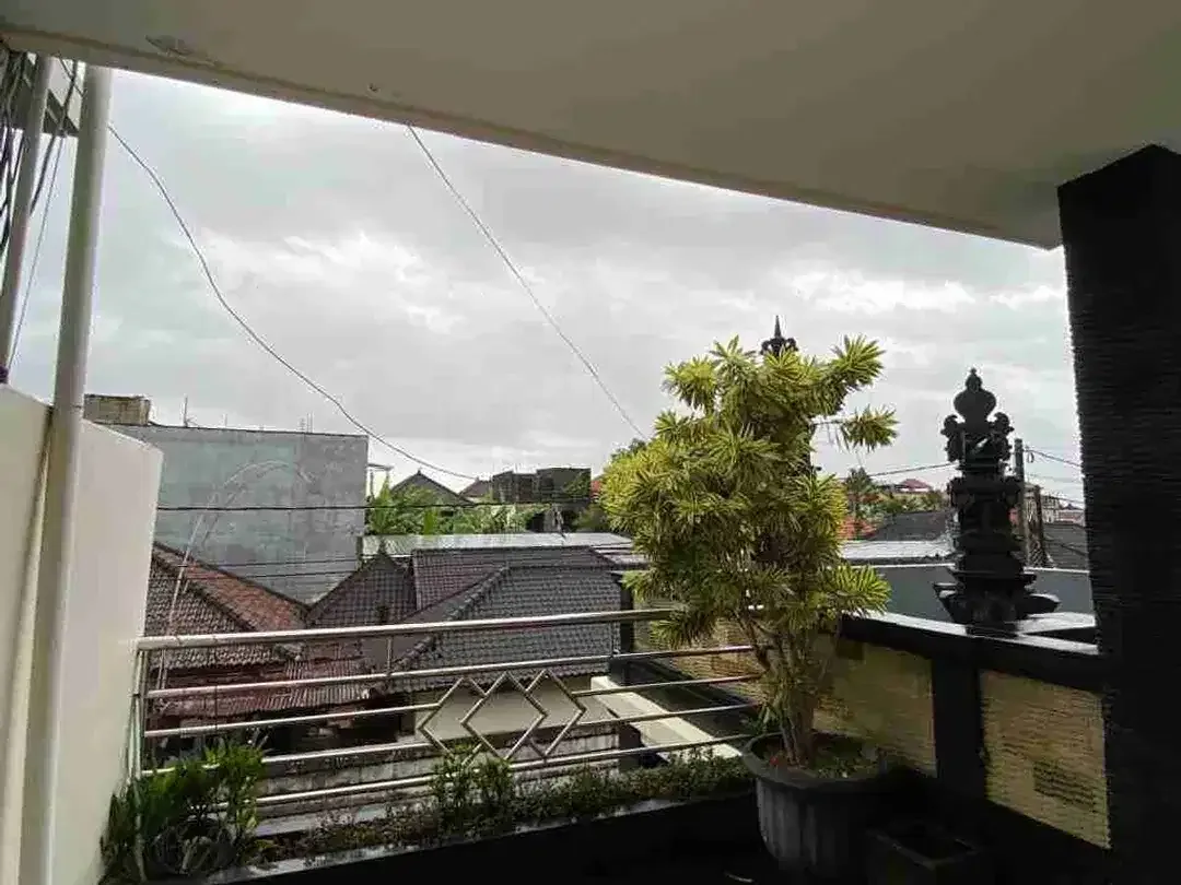 Jual Rumah 2lt Semi Furnished jl Tukad Irawadi Panjer denpasar area Strategis dekat dengan Fasilitas umum - Image 3 of 10