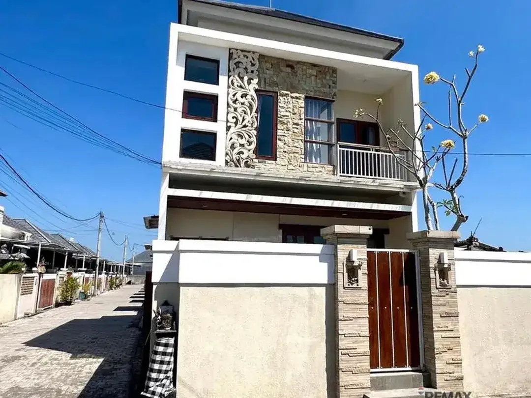Rumah Nyaman 3 Kamar Tidur Disewakan di Tabanan - Image 1 of 5