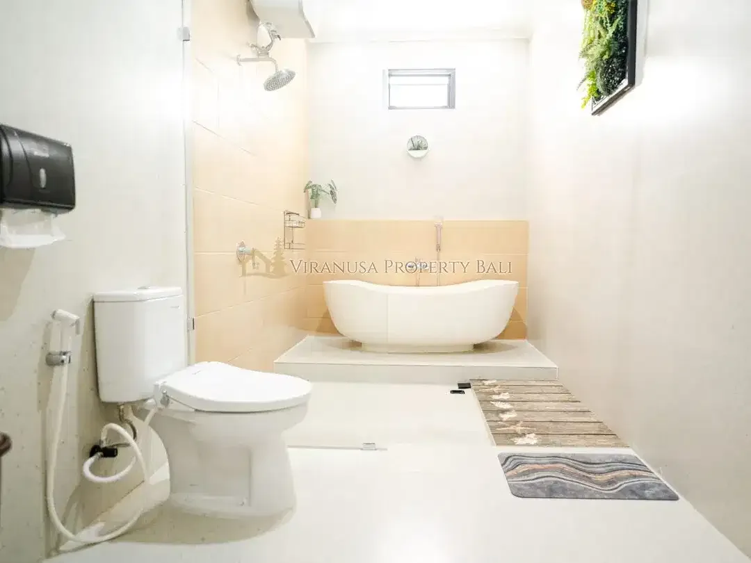 Rare Opportunity - Villa 5 Bedroom Fully Furnished di Canggu - Image 7 of 10