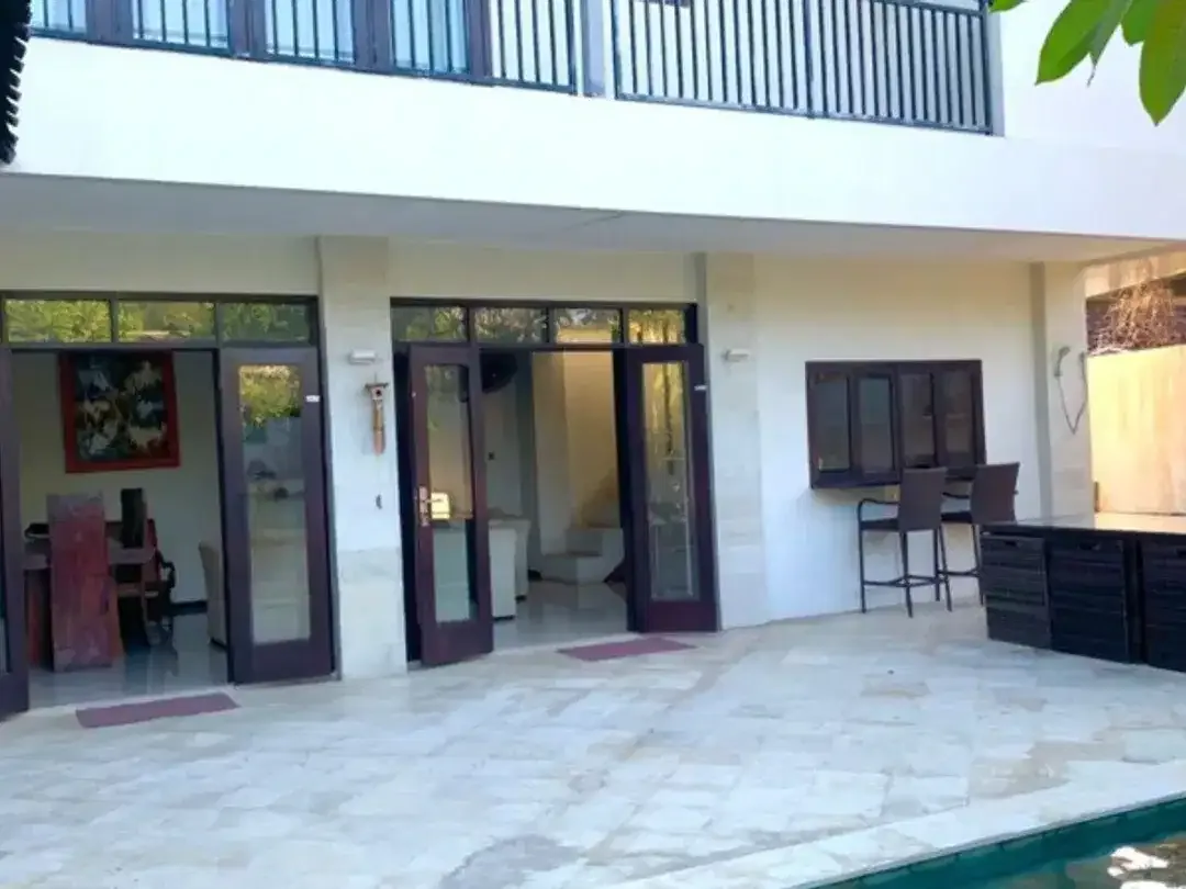 VILLA MODERN MINIMALIS 2 LANTAI DI BALANGAN PRATAMA JIMBARAN - Image 1 of 9