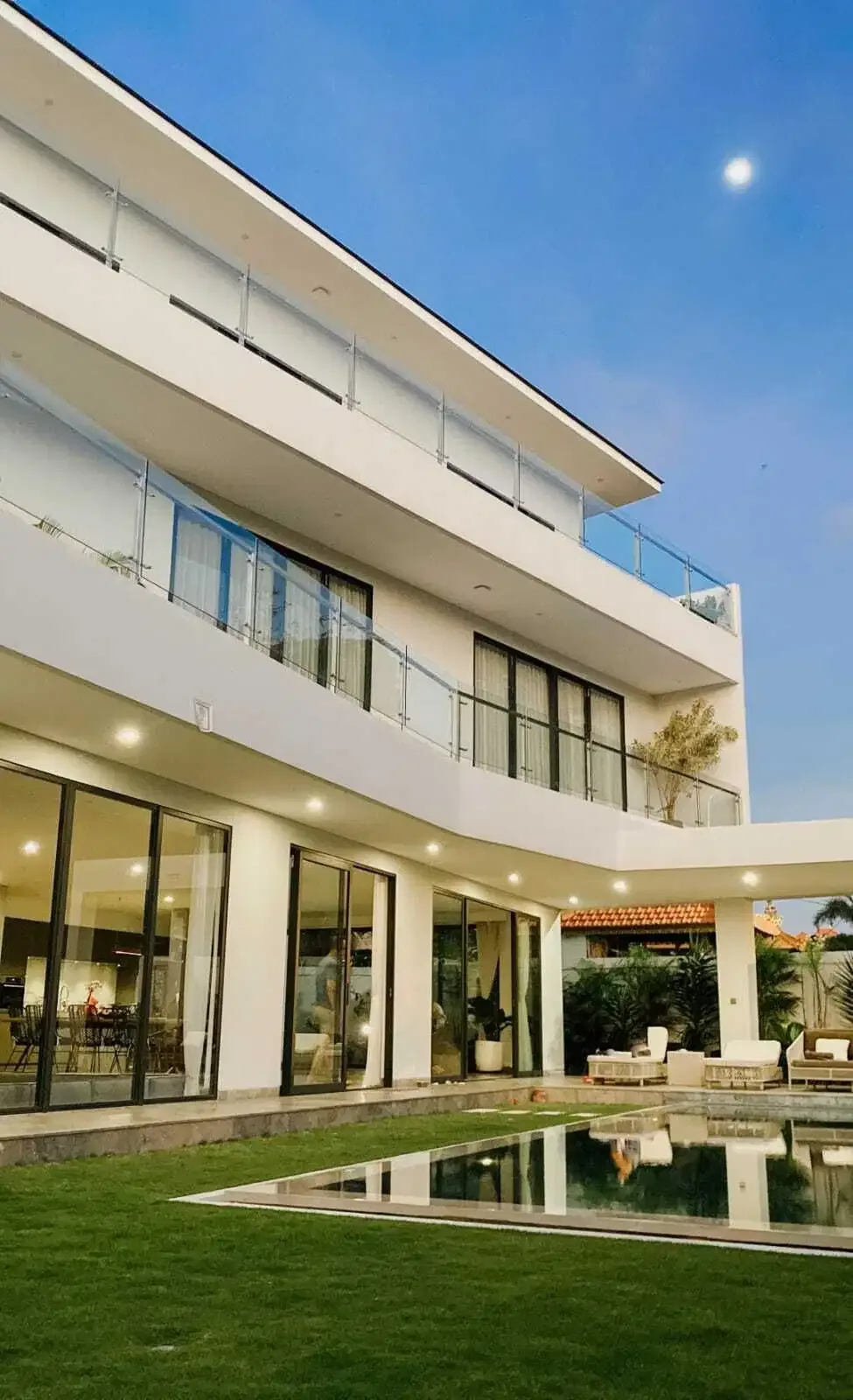 DIJUAL/DISEWAKAN VILLA LUXURY VIEW SAWAH & SUNSET DI PERERENAN - Image 7 of 10