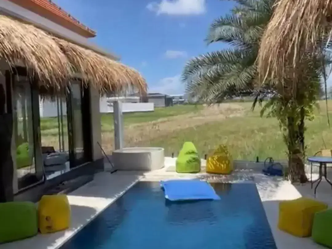 Tanah + Villa 1.275 m² Hoek Yellow Zone Dekat Pantai Lima Canggu - Image 1 of 5