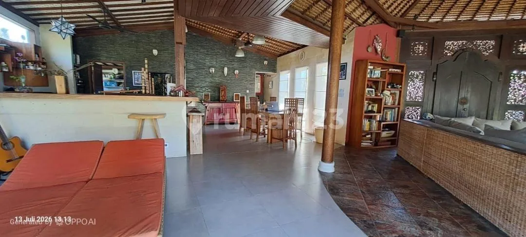 Tropical Villa Dekat Pantai Nyanyi - Pavilion Kayu & Taman Luas - Image 3 of 4