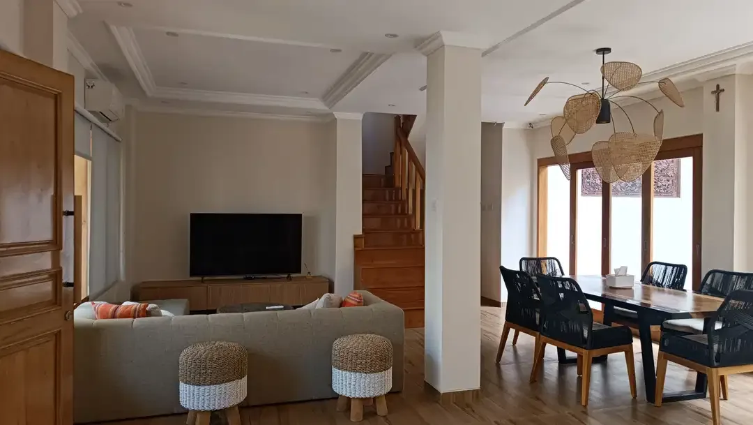 Villa 3 Kamar Tidur 10 Menit Kepantai Berawa - Canggu - Image 3 of 10