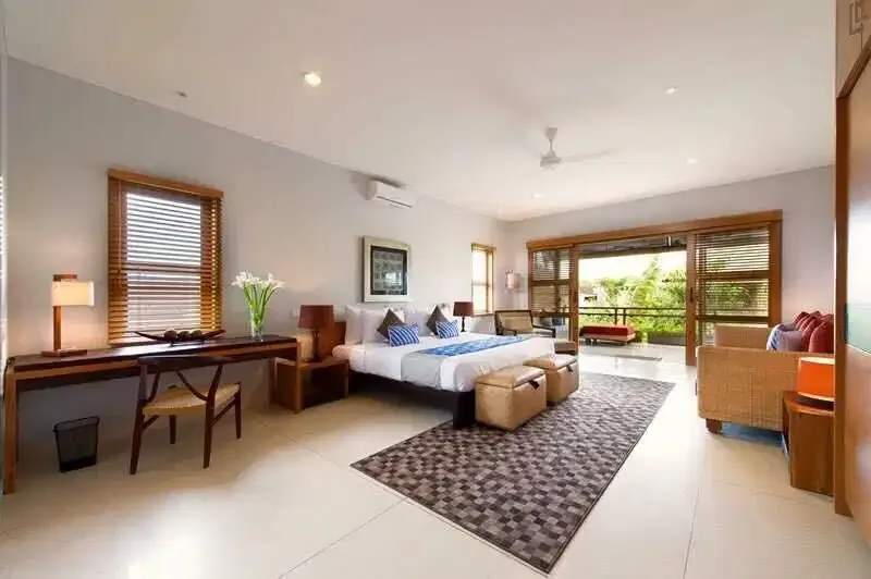 Villa Mewah 2 Unit Lokasi Premium Dekat Pantai Seminyak Bali - Image 8 of 10
