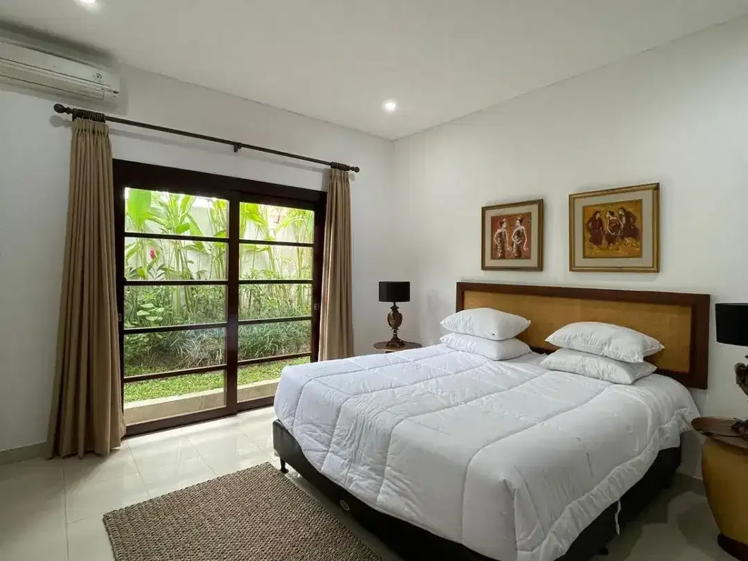 LUXURY CONTEMPORARY BALINESE VILLA PERERENAN - Image 2 of 10