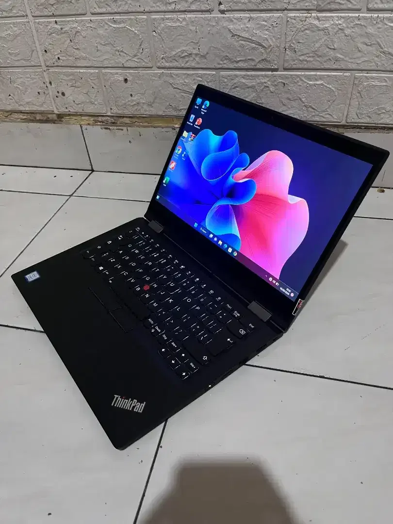 Dijual Lenovo Thinkpad X390 Yoga Intel core i5 gen8 (ram 8/nvme 128) - Image 3 of 4