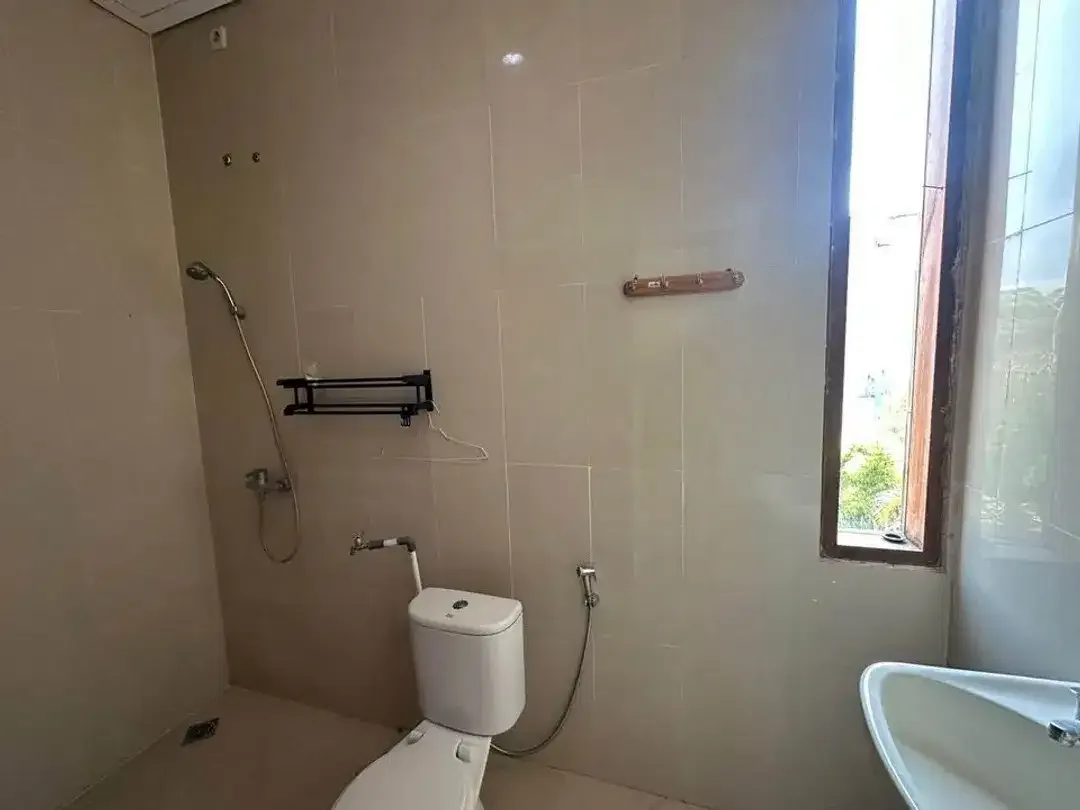 Dijual Rumah Lantai 2 Kawasan Premium - Benoa, Kec. Kuta Selatan, - Image 3 of 8