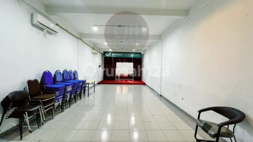 3 Storey Shophouse At Jl. Raya Puputan, Renon, Close To Level 21 Mall, Renon Park And Sanur Area, Suitable For Business Or Office - Image 2 of 4